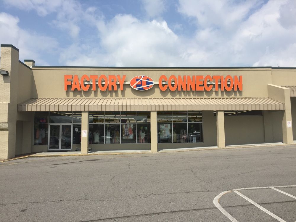 Town Plaza: 163 N Brindlee Mountain Pky, Arab, AL 35016